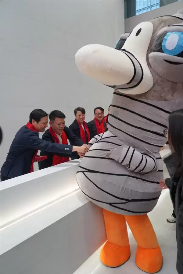 雷军给鹅鸭杀发开工红包:笑得合不拢嘴