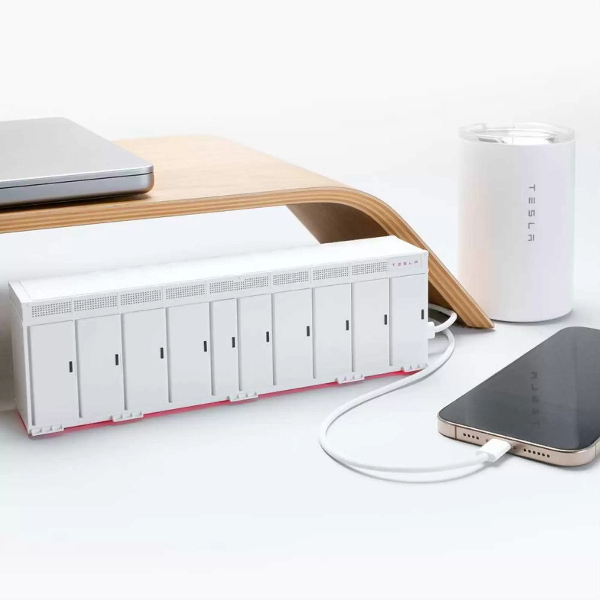 特斯拉推出Megapack迷你储能站造型充电宝,709元