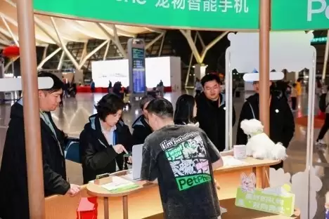 春运机场新晋顶流！优克联PetPhone宠物手机快闪店引爆上海浦东机场