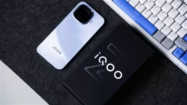 又一大厂加入10000mAh阵营！蓝厂万级大电池已在路上：淘汰充电宝