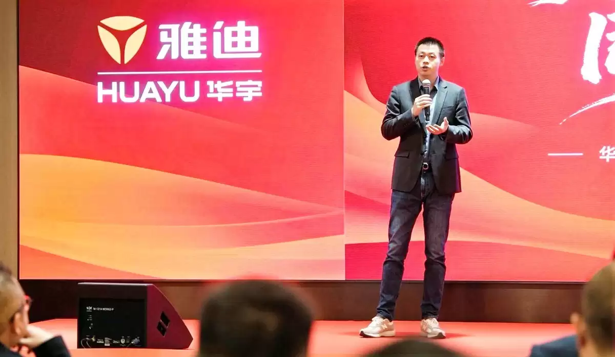 品质领航，雅迪华宇电池15个月全换新领跑新征程