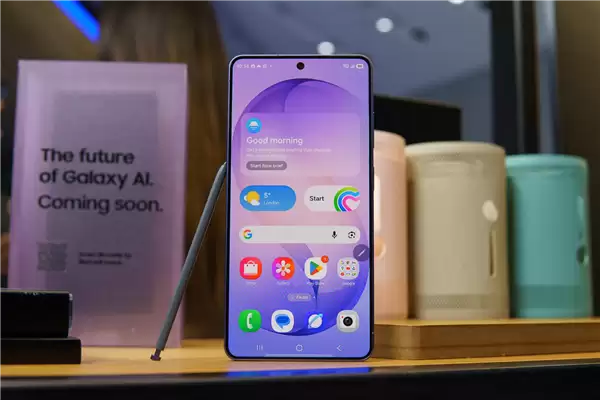 三星Galaxy S26 Ultra图赏：7.9mm万元机皇 比iPhone 17 Pro Max更轻薄