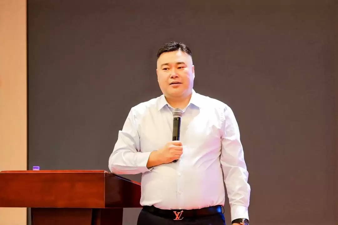 品质领航，雅迪华宇电池15个月全换新领跑新征程