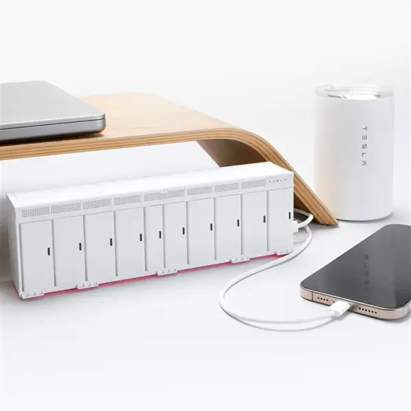 售价709元！特斯拉推出迷你储能站造型充电宝：1:40比例复刻Megapack