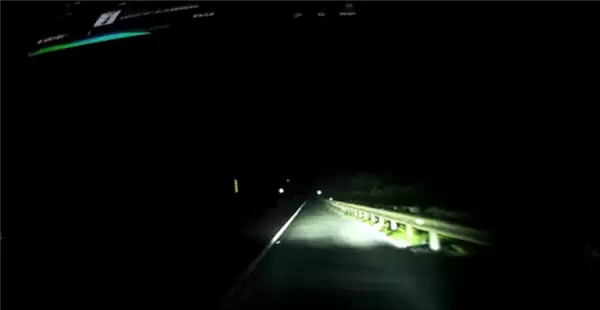 多品牌车主尝试语音关闭大灯：特斯拉、小米需停车后才可操作