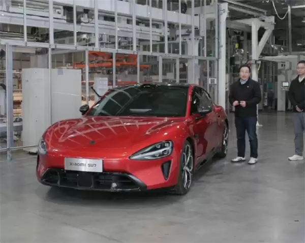 小米展示新一代SU7汽车机械门把手：后排座椅下配有备用电源