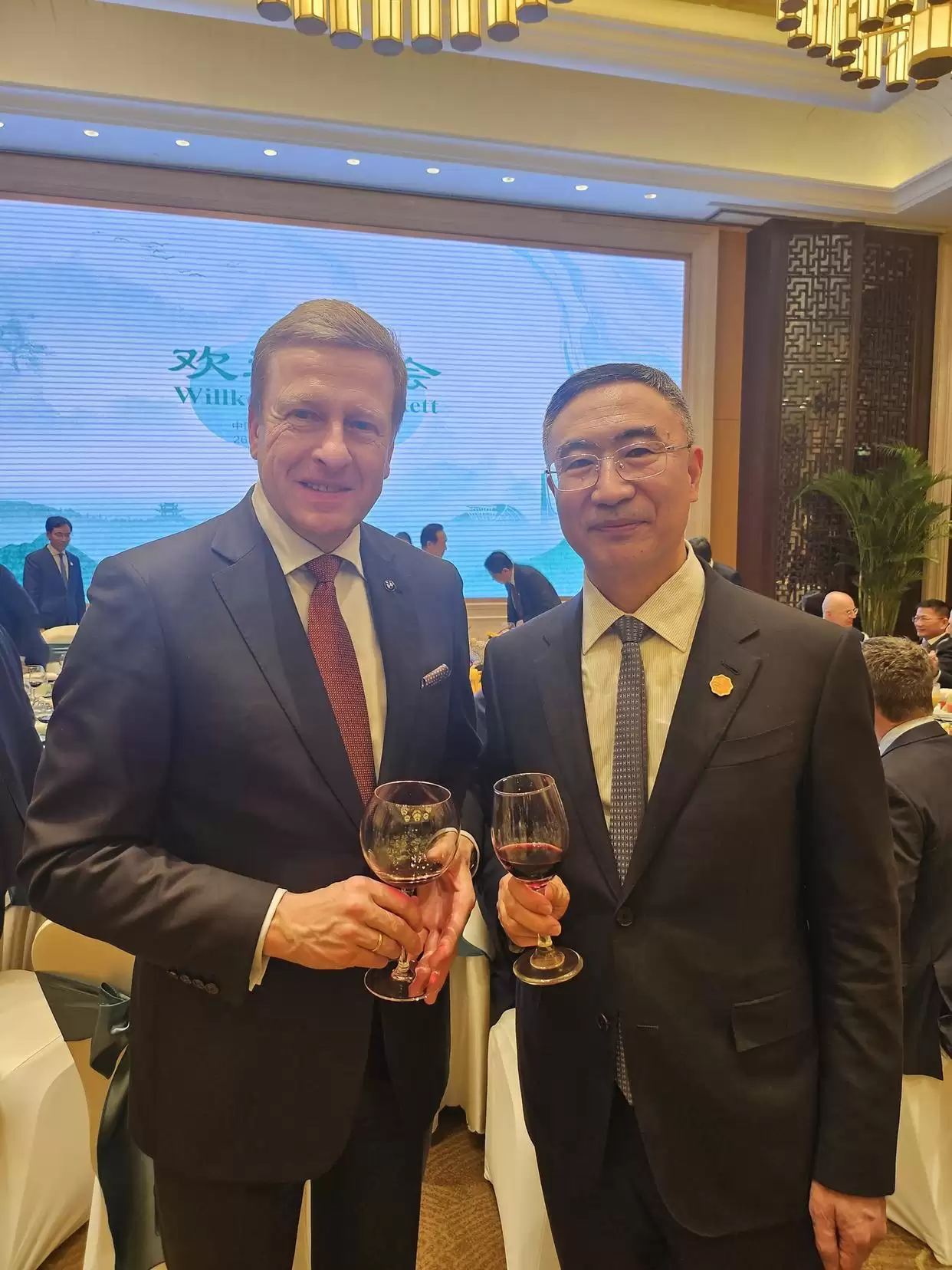 有望合作？零跑朱江明与宝马齐普策深度畅聊