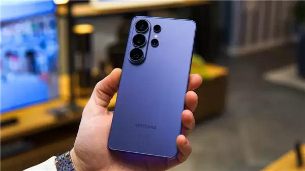 三星Galaxy S26 Ultra图赏：7.9mm万元机皇 比iPhone 17 Pro Max更轻薄