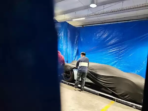 小米MWC要放大招：网友拍到Vision GT超跑概念车 外形很上头