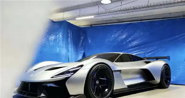 雷军预告有惊喜!小米汽车明天或将推出超跑车型 网友通过谍照已AI出外形
