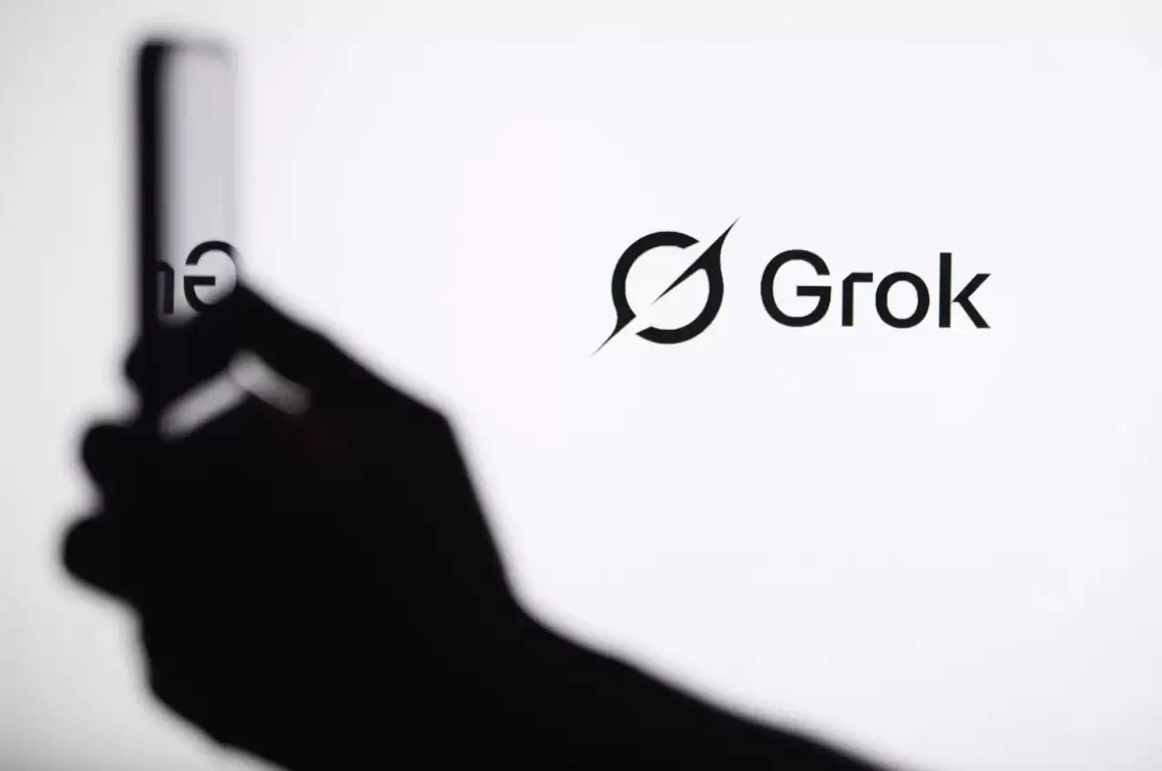 美政府爆发AI分歧:多机构质疑马斯克Grok安全性 国防部执意部署