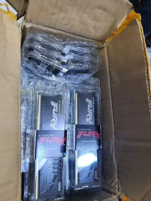 嗨翻了!100美元买亚马逊退货盲盒:竟然是40条16GB DDR5内存