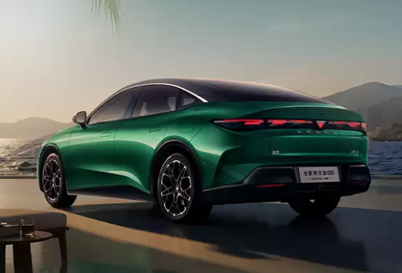 定位AI高性能宽体轿跑!全新极狐阿尔法S5开启预售:11.28万起