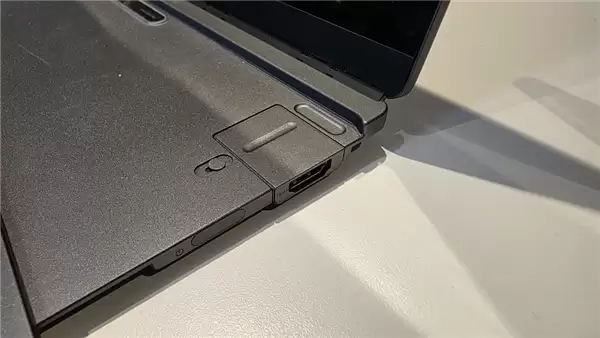 屏幕想放哪就放哪!联想模块化AI PC来了:单双屏自由切换、接口随意拼