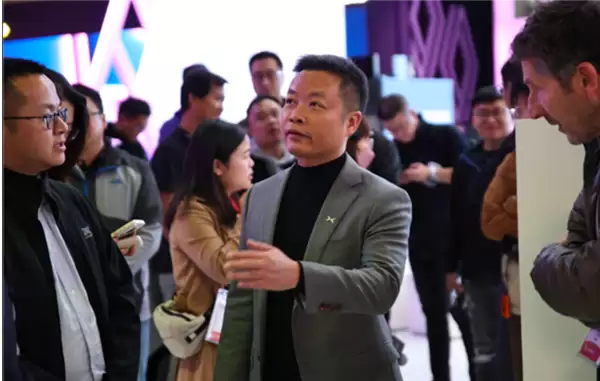 何小鹏称做车企是痛苦的:汽车销量很好但是不够