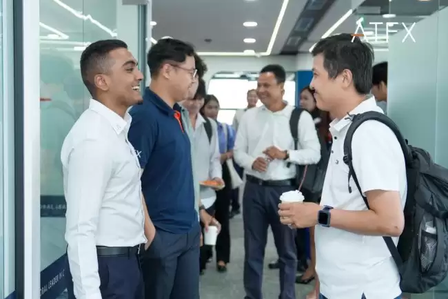 从金边课堂到墨西哥冰浴:ATFX开年投教与员工关怀齐发力