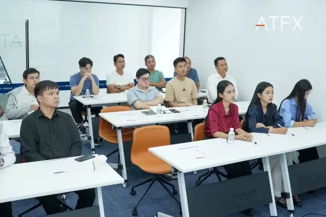 从金边课堂到墨西哥冰浴:ATFX开年投教与员工关怀齐发力