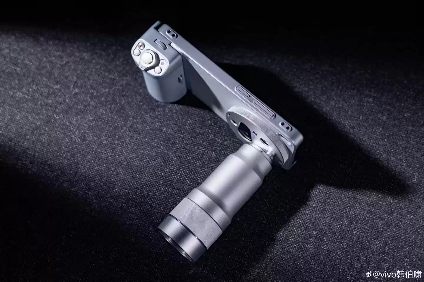vivo韩伯啸详解X300 Ultra手机视频拍摄升级要点：全焦段支持10bit色深、Log模式