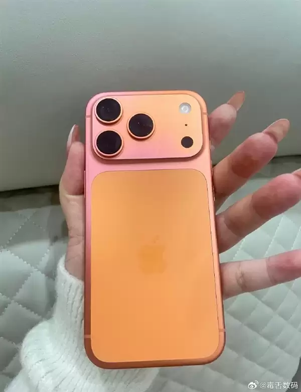 iPhone 17褪色遭集体投诉：有用户13999元官旗买只用一个月橙色变粉色