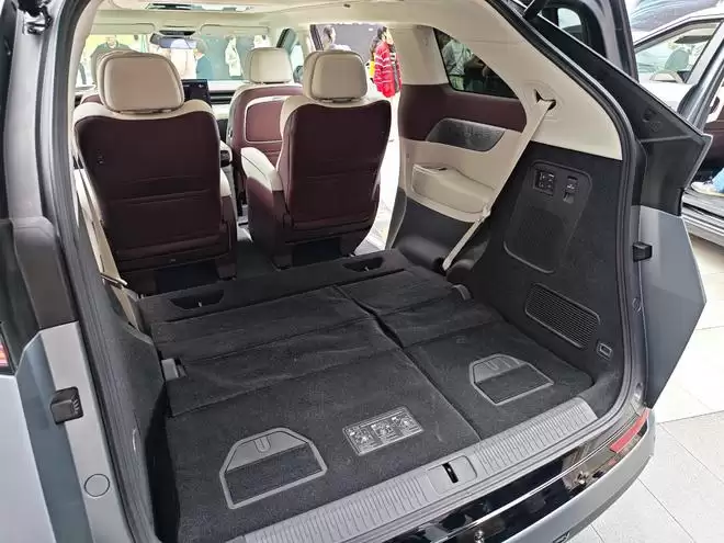 30.98万起交个朋友！2026款小鹏X9纯电版首搭第二代VLA上市