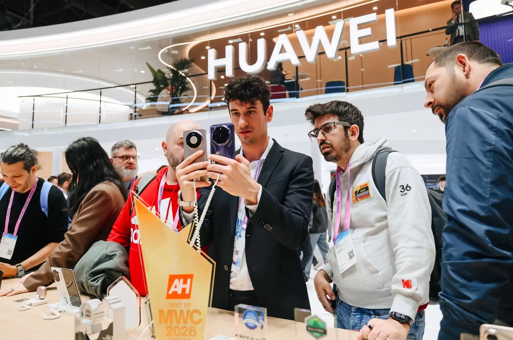 华为Mate80系列闪耀MWC2026，揽8项国际媒体大奖彰显创新实力