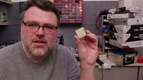 华擎主板成功挽救锐龙5 9600X!多亏了新版本BIOS