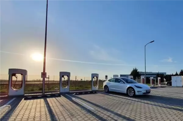 10%的车型将被强制清退!中国再落地汽车新规:颠覆车越重越安全认知