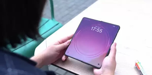 MWC惊现OPPO Find N6:超平整设计惊艳全场!老外盛赞