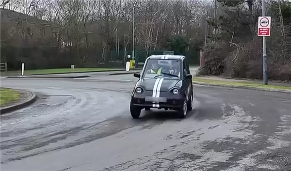 博主用500颗电子烟电池打造汽车动力电池：支持USB-C充电