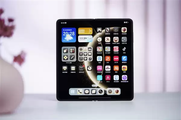 硅含量25%创纪录 荣耀自研青海湖刀片电池斩获GLOMO最佳突破创新奖