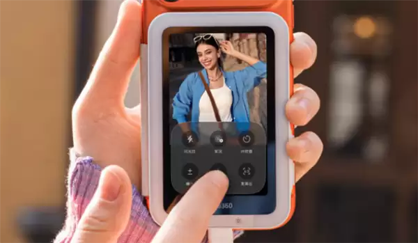 主摄自拍可预览！影石Snap手机自拍屏发布 499元起