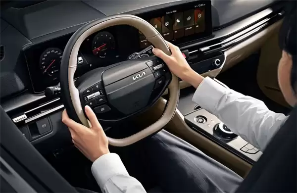 起亚破釜沉舟了!新款狮铂拓界上市:“焕新一口价”10.99万起