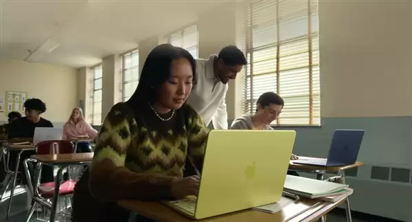 苹果再秀刀法！MacBook Neo 4599元起的代价：俩C口一快一慢