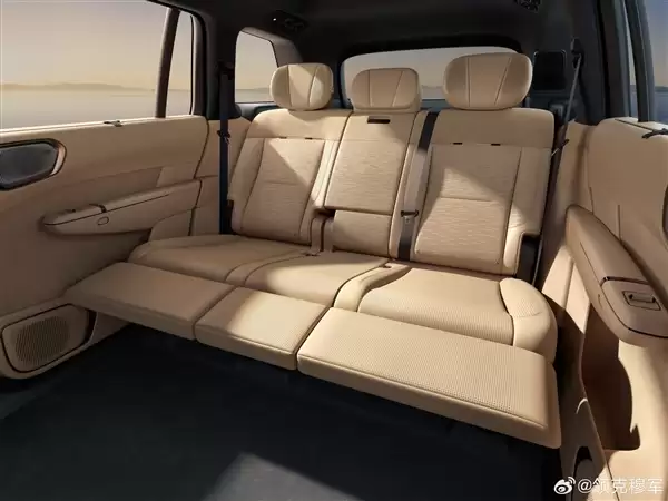 全尺寸旗舰 车长超5.2米!领克900大五座官图公布:后排坐爆了