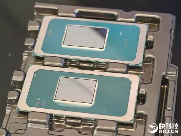 Intel准备酷睿Ultra X9 378H：这名字 这规格 更模糊了