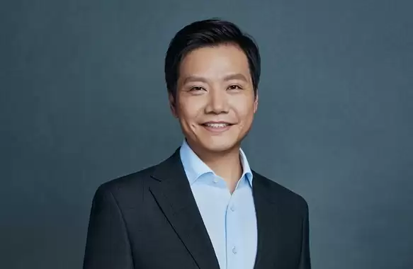 全国人大代表雷军：未来几年会有更多人形机器人进厂干活