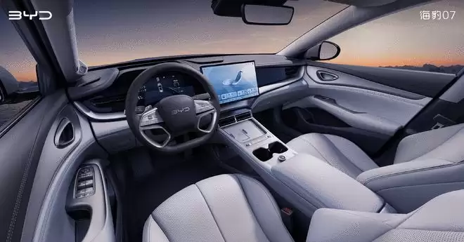 闪充上车 比亚迪26款海狮06EV海豹07EV上市 15.9916.99万元起