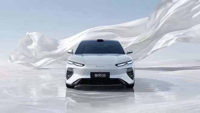 闪充技术后轮转向激光雷达 比亚迪海狮08首发亮相