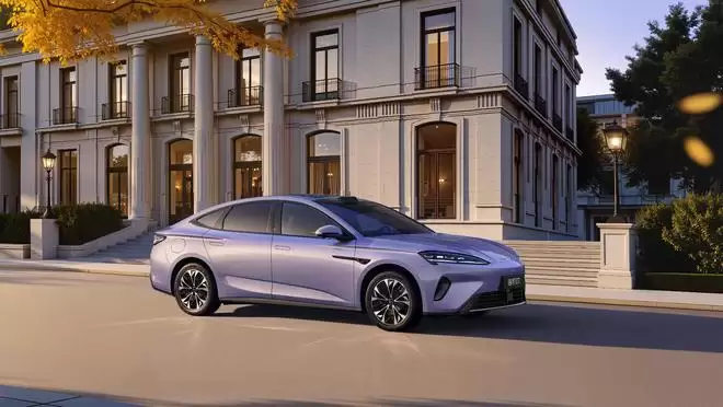 闪充上车 比亚迪26款海狮06EV海豹07EV上市 15.9916.99万元起