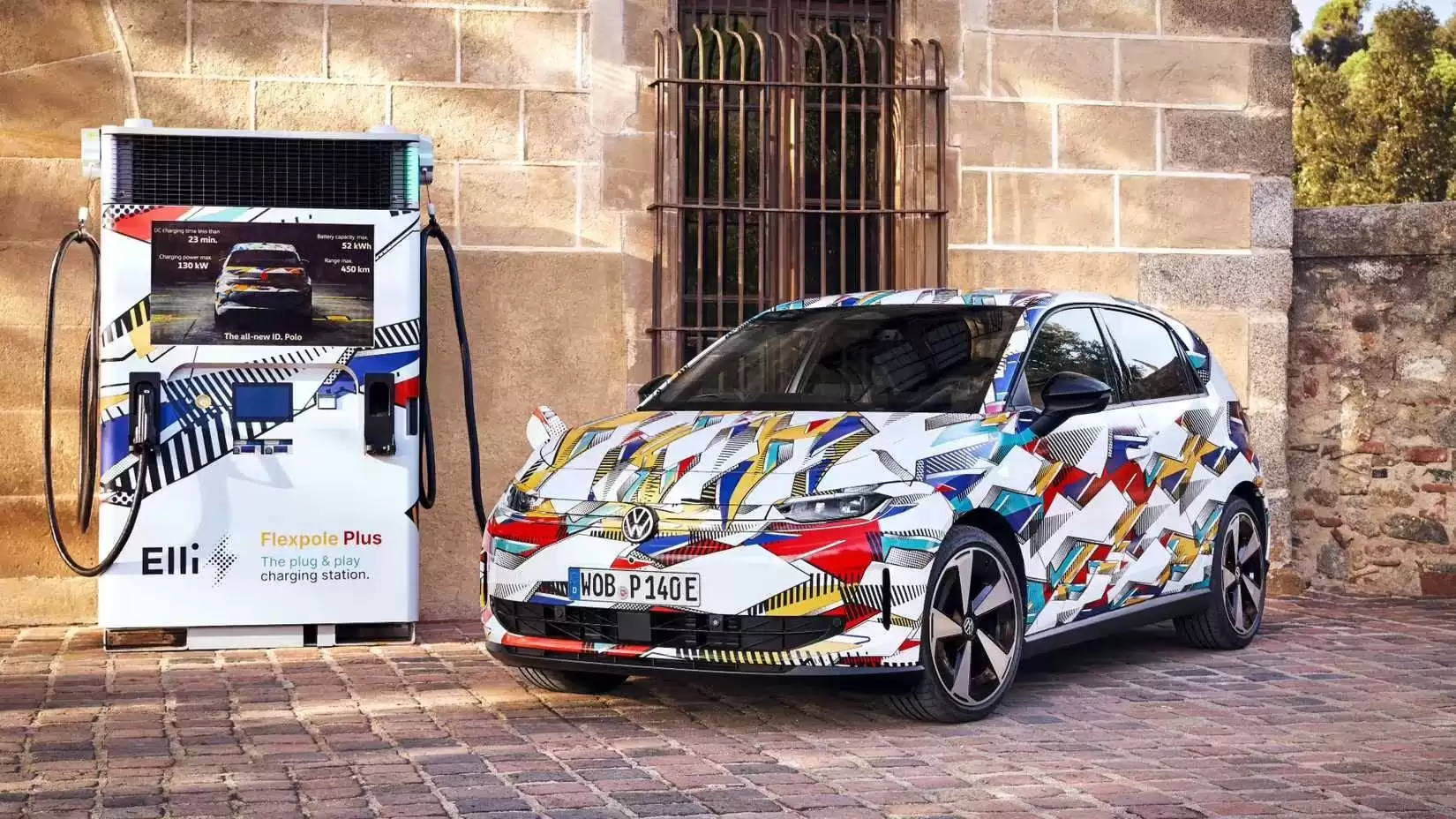 大众纯电ID. Polo路测谍照曝光:黑红双拼轮毂亮眼