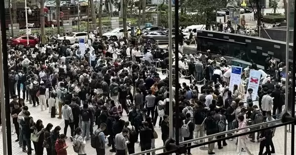 全民疯抢!60岁大爷大妈也开始养龙虾了 官方:极易引发网络攻击、信息泄露