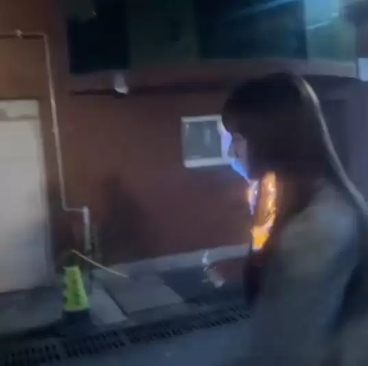 别再跟风模仿了！演员王添羽喷火蛋糕引发回火