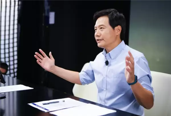 雷军谈中国汽车:智能化突飞猛进 但机械素质还得向德国企业学习