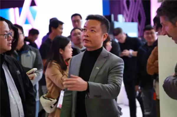 何小鹏预言：未来车的能相互交流 会自己去找便宜的电充