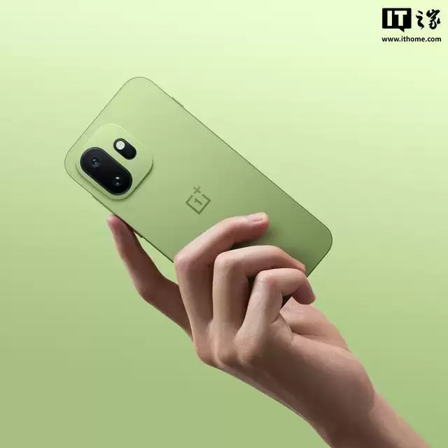 一加15T全白配色“治愈白巧”公布:金属中框+背板均采用白色设计