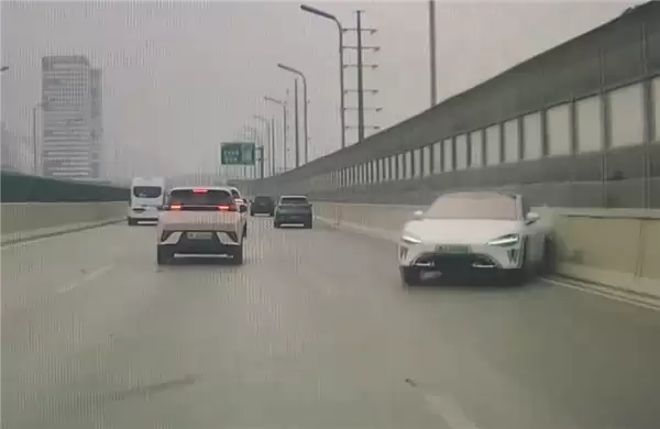 理想车主高架上故意别比亚迪海鸥:连累一旁正常行驶的小米SU7