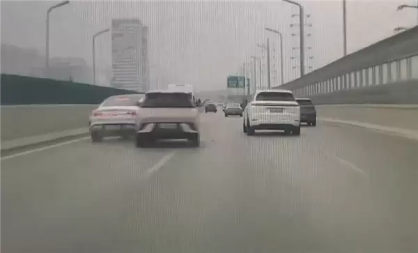 理想车主高架上故意别比亚迪海鸥:连累一旁正常行驶的小米SU7
