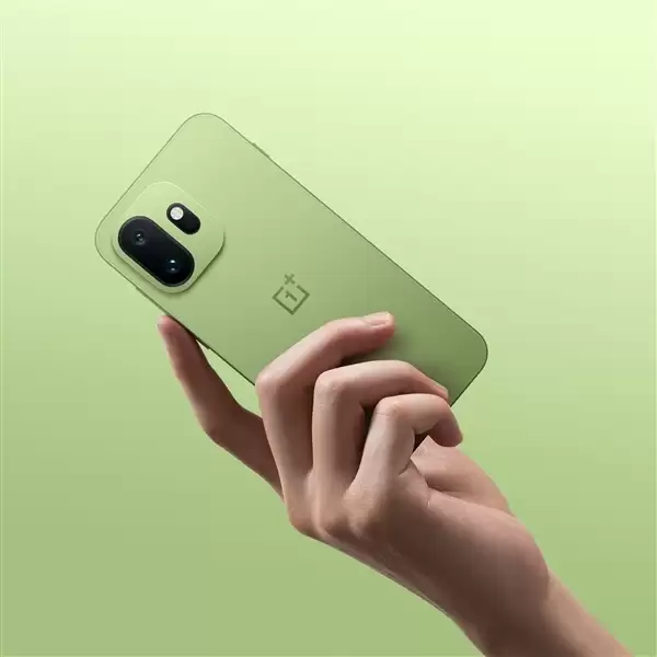 小屏党的白月光!一加15T治愈白巧配色公布:唯一全白小屏机