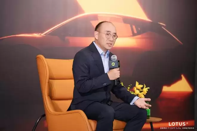 莲花纠偏， 冯擎峰的“收”与“守”