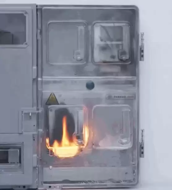 深圳大学生研发出新型灭火贴片：毫秒级响应 可定制触发温度